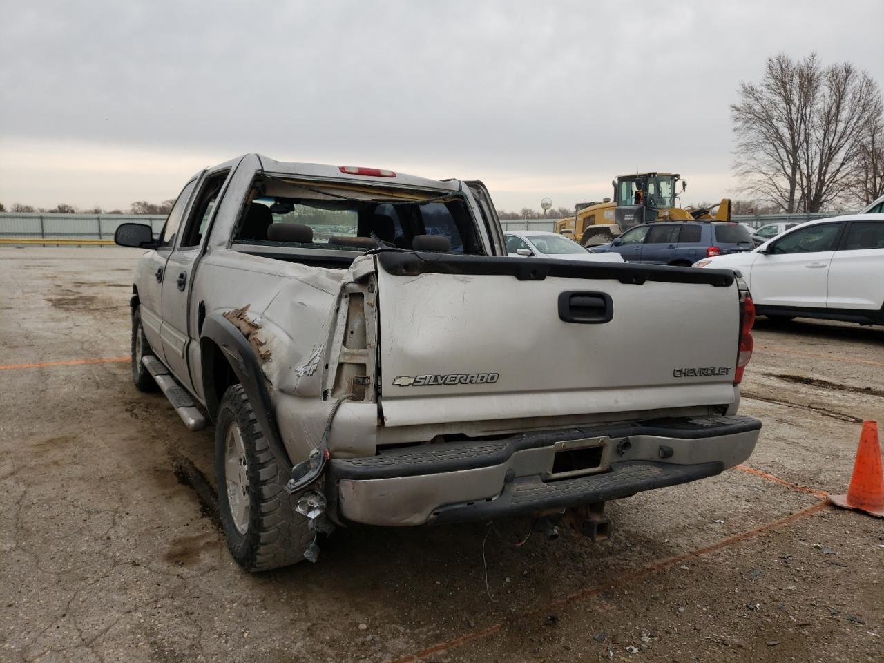 Photo 3 from auction – 2005 CHEVROLET SILVERADO with VIN 2GCEK13T651272043