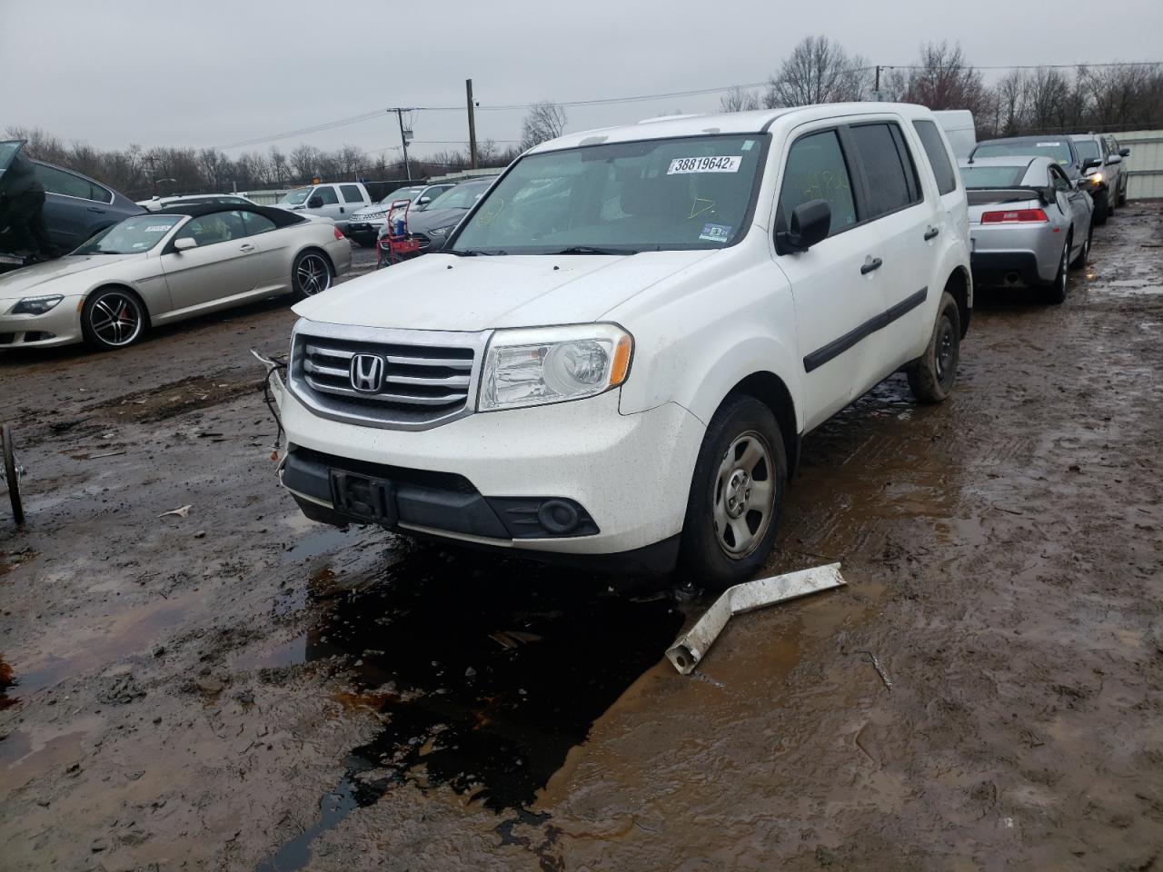 Photo 2 from auction – 2014 HONDA PILOT LX with VIN 5FNYF4H21EB022175