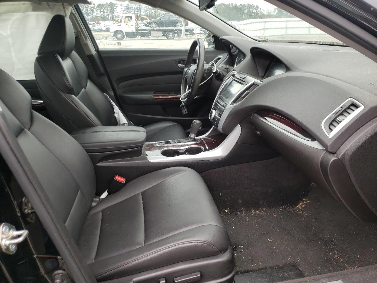Photo 5 from auction – 2017 ACURA TLX with VIN 19UUB1F30HA010389