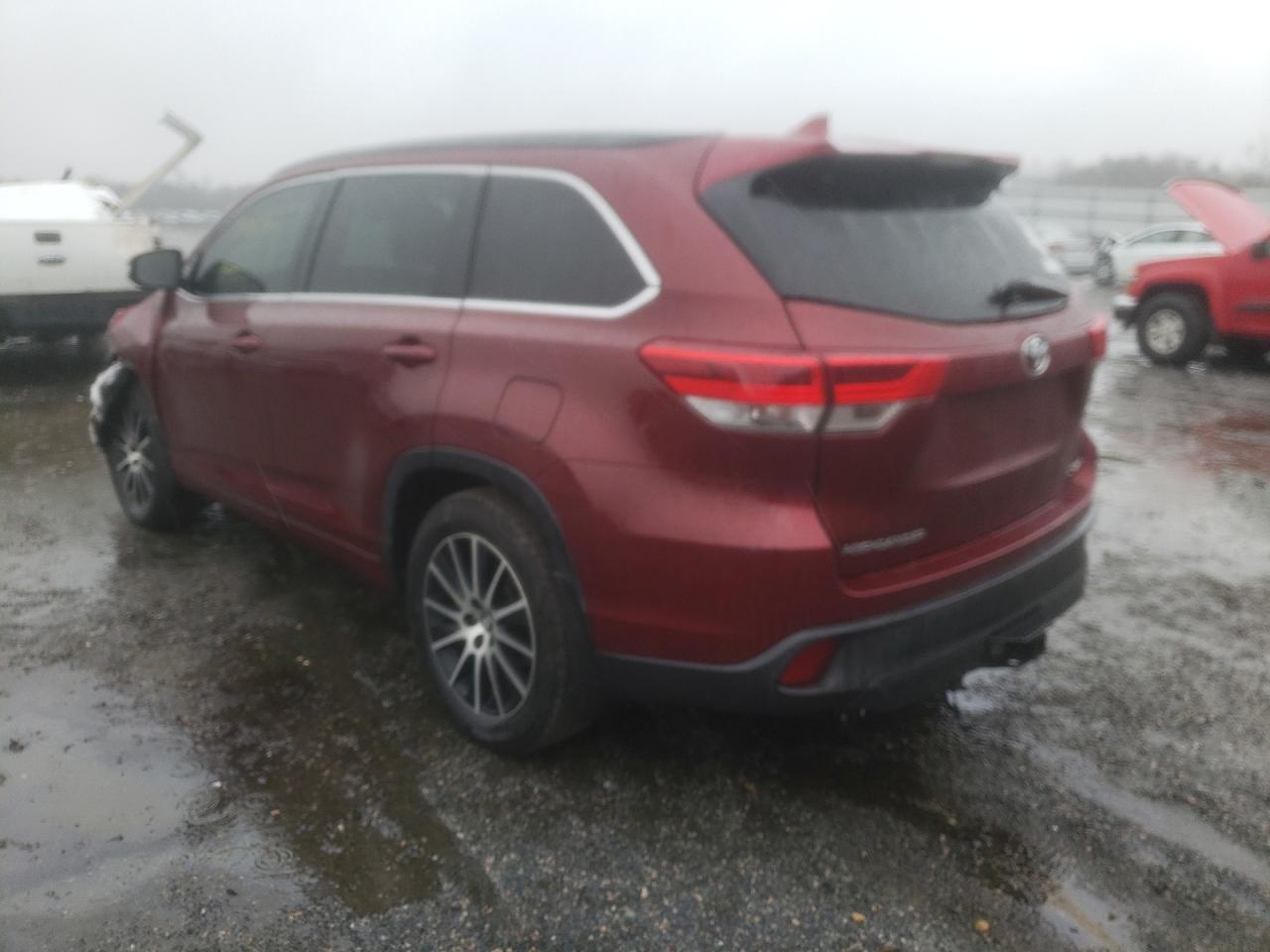 Photo 3 from auction – 2017 TOYOTA HIGHLANDER with VIN 5TDJZRFH0HS363287