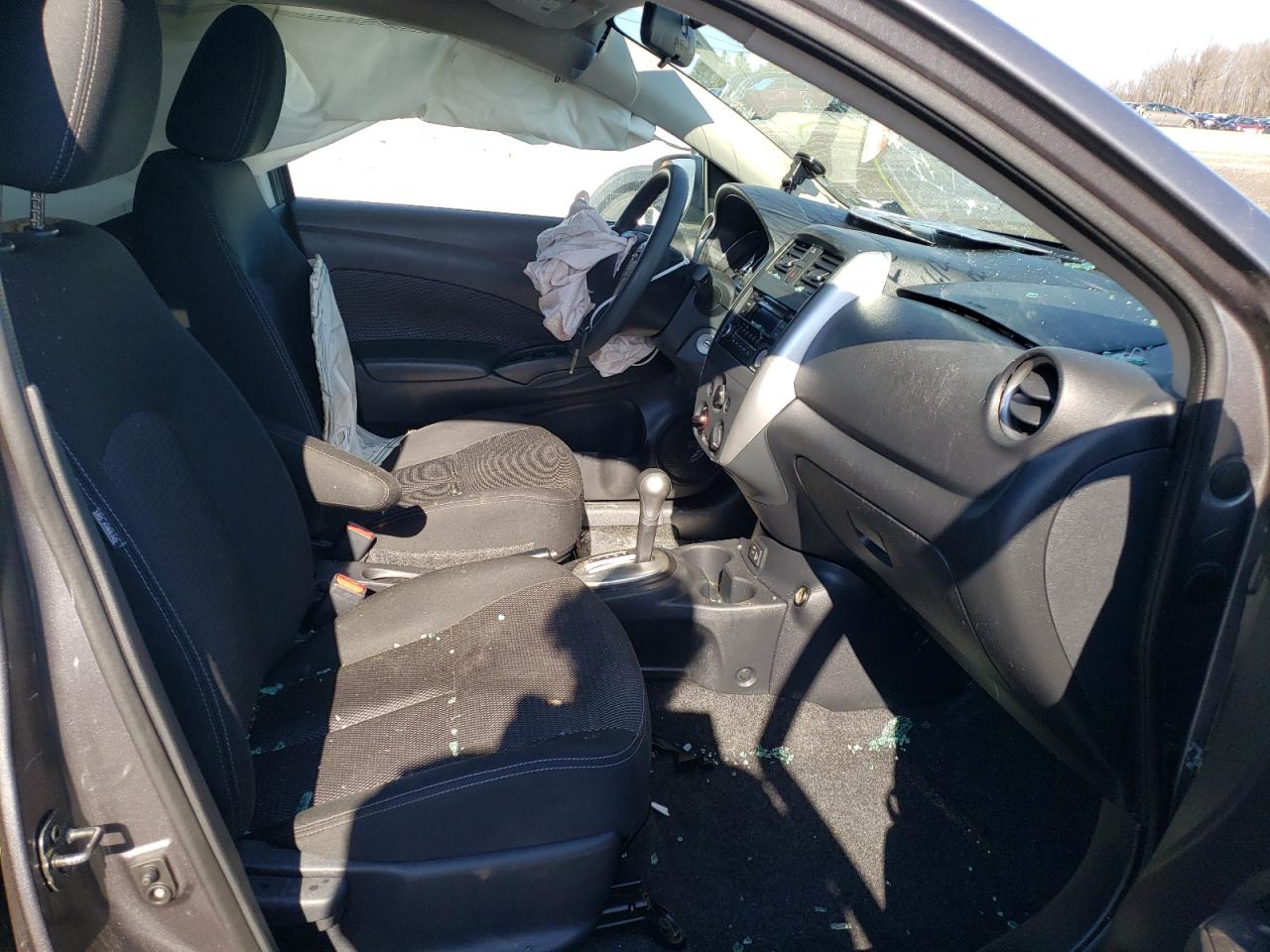 Photo 5 from auction – 2018 NISSAN VERSA S with VIN 3N1CN7AP8JL820367