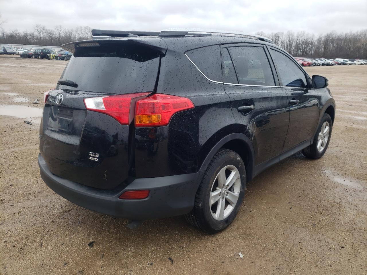Photo 4 from auction – 2014 TOYOTA RAV4 XLE with VIN 2T3RFREV6EW213259