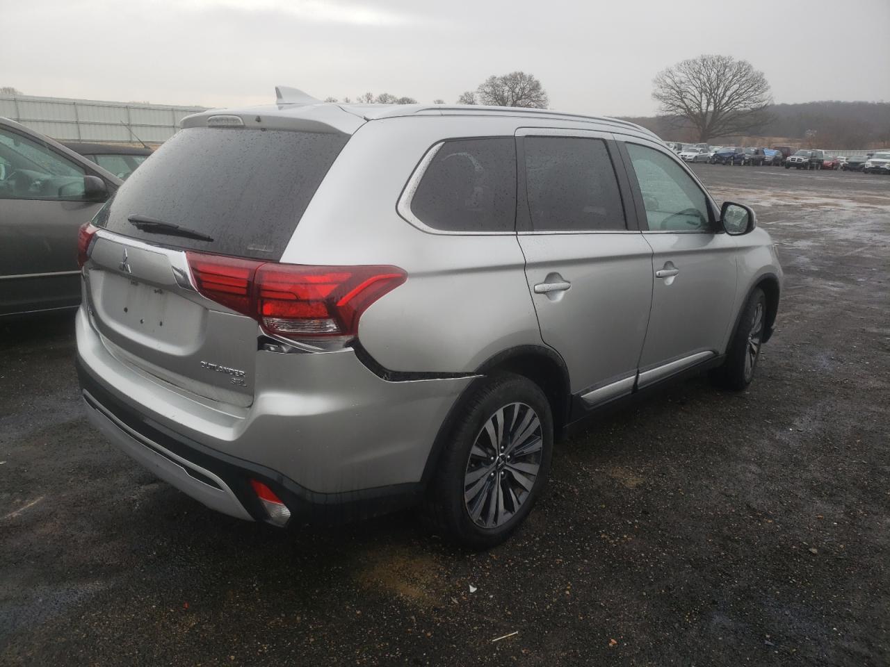 Photo 4 from auction – 2019 MITSUBISHI OUTLANDER with VIN JA4AZ3A38KZ039075