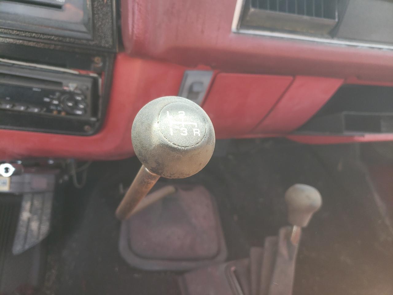 Photo 9 from auction – 1987 CHEVROLET V20 with VIN 1GCEV24K2HF340337
