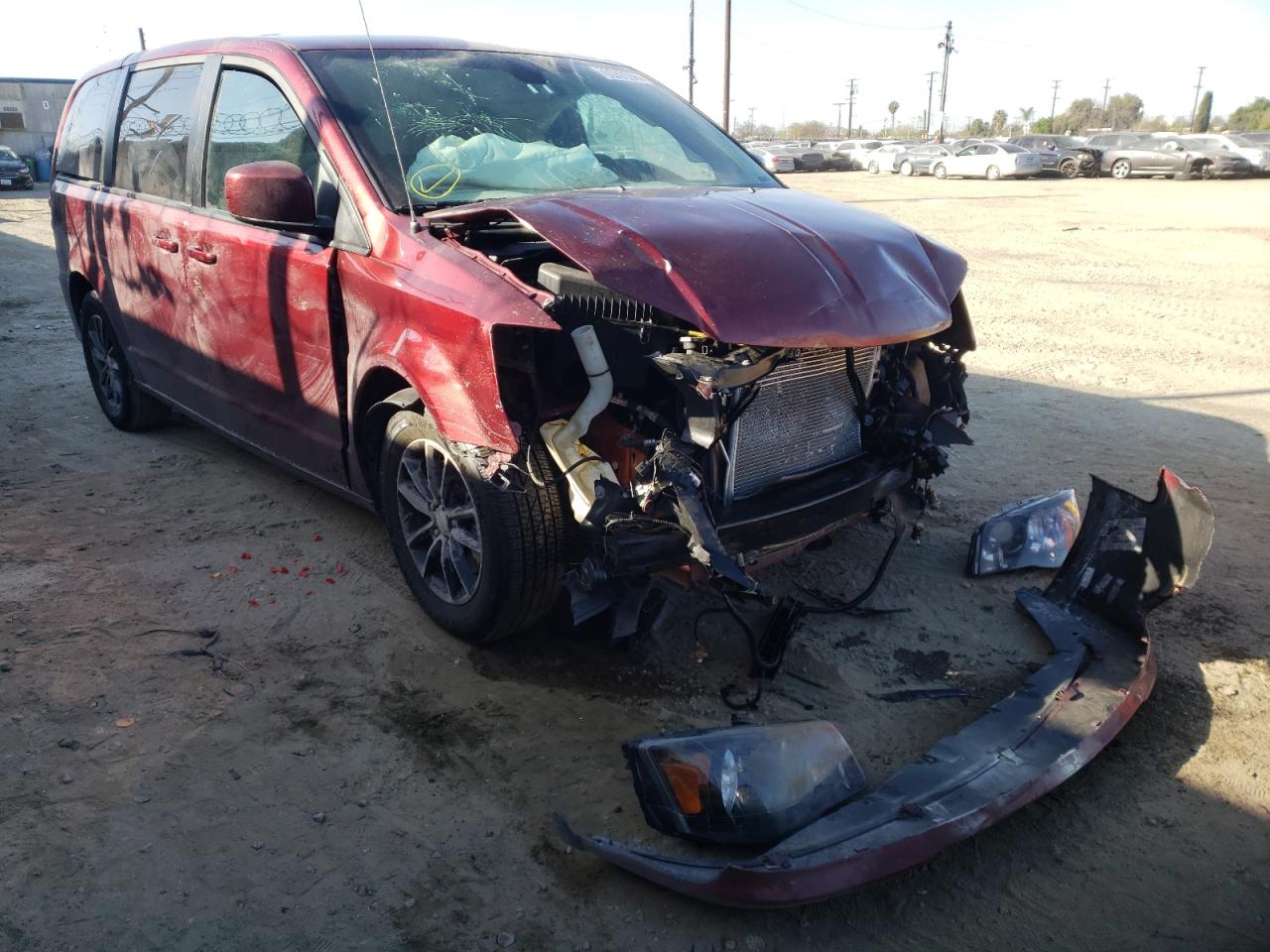 DODGE GRAND CARA 2019 with VIN 2C4RDGEG8KR658698 - Photo from auction