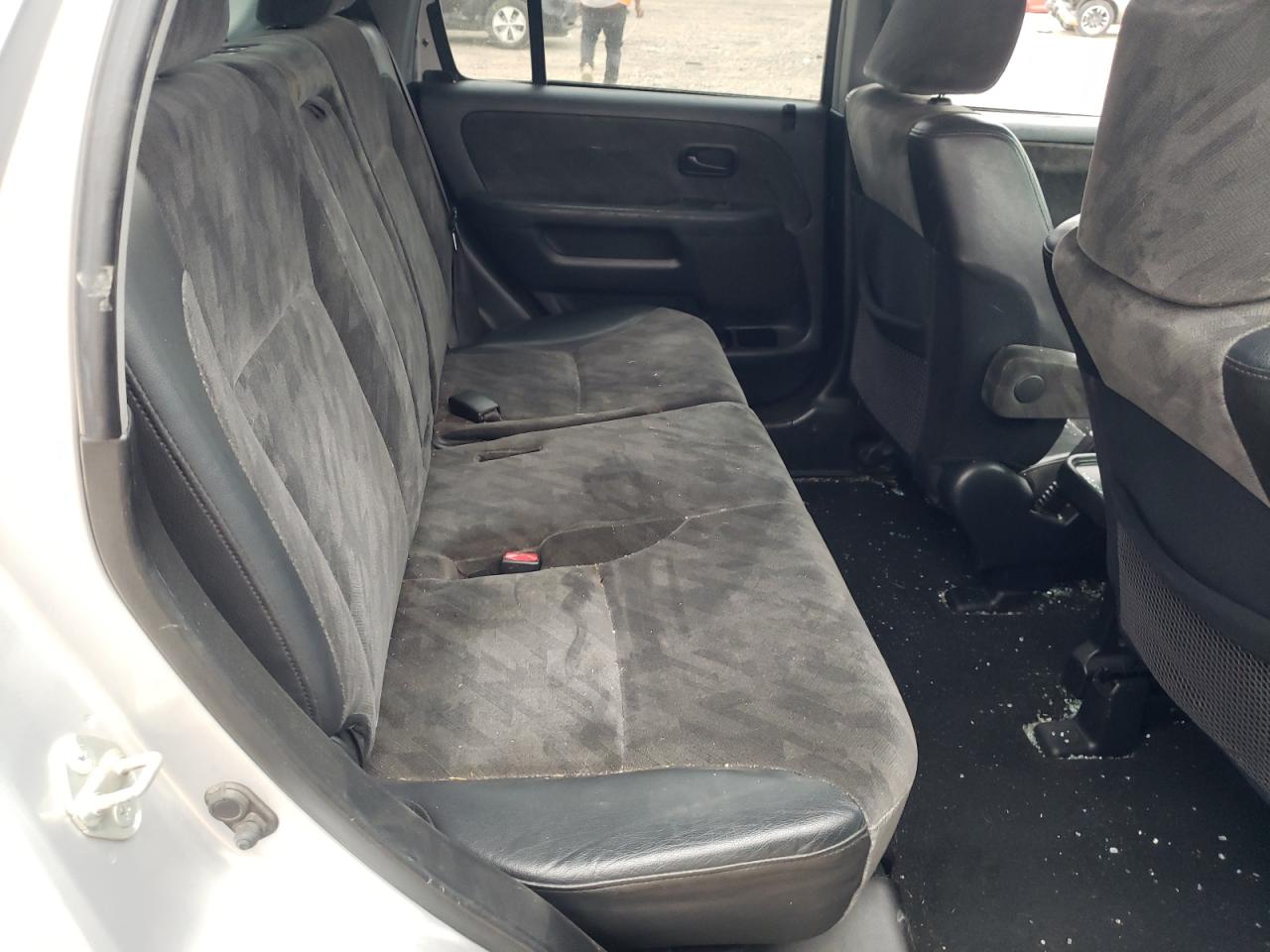 Photo 6 from auction – 2002 HONDA CR-V EX with VIN JHLRD78882C018670