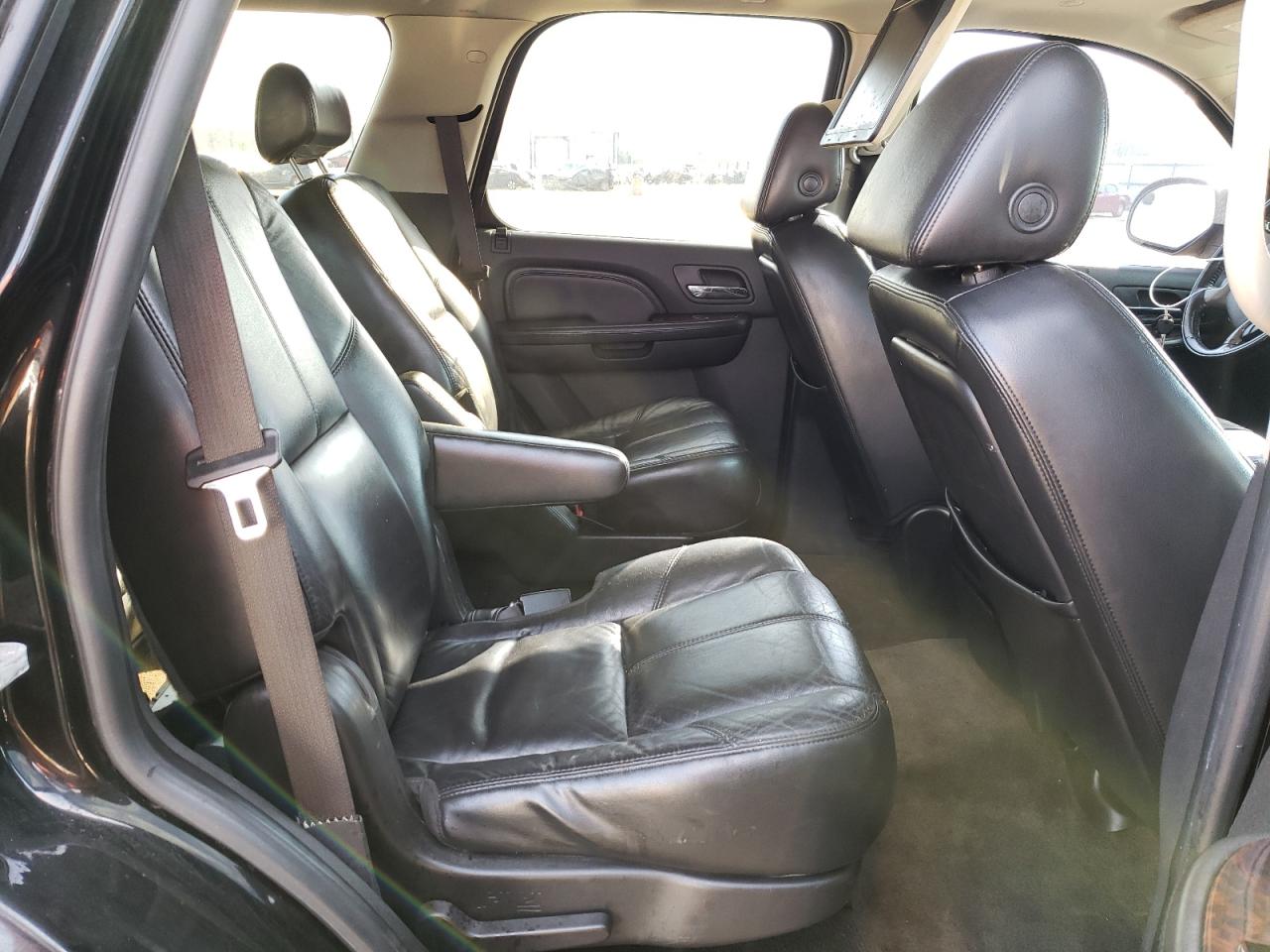 Photo 6 from auction – 2008 GMC YUKON DENA with VIN 1GKFK63828J126928