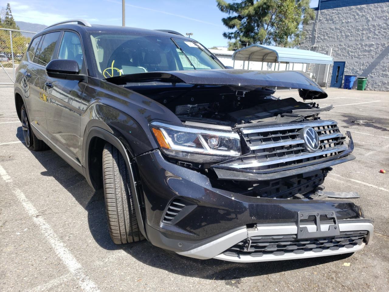 VOLKSWAGEN ATLAS SEL 2021 with VIN 1V2ER2CA8MC520977 - Photo from auction