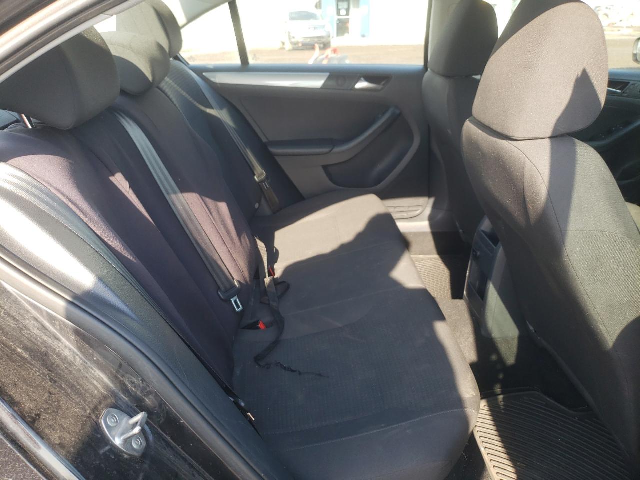Photo 6 from auction – 2015 VOLKSWAGEN JETTA BASE with VIN 3VW2K7AJ5FM323160