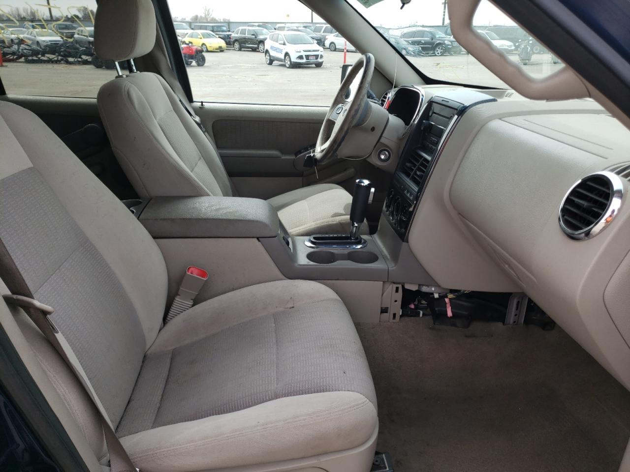 Photo 5 from auction – 2006 FORD EXPLORER X with VIN 1FMEU73E16UB44843