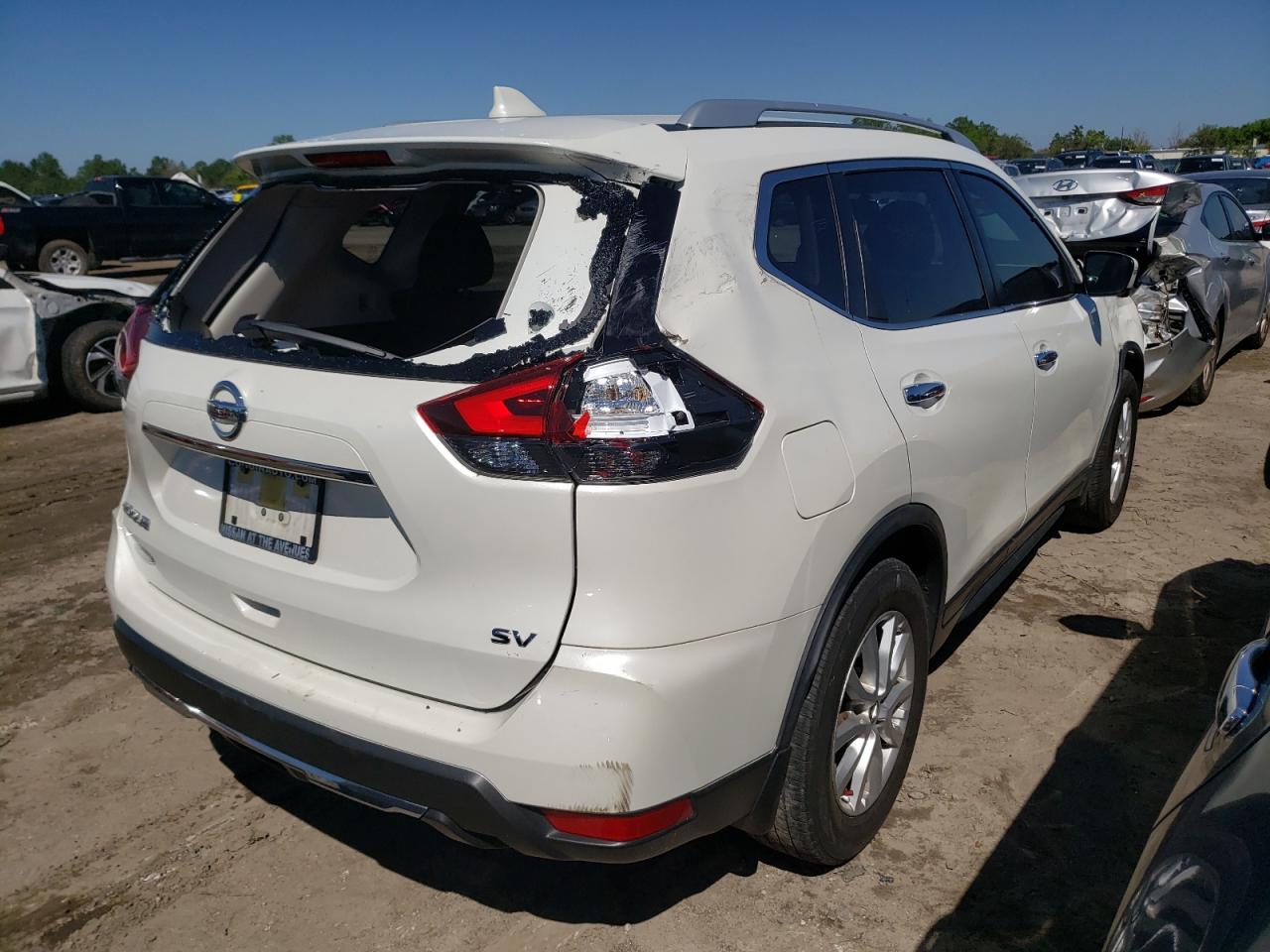 Photo 4 from auction – 2018 NISSAN ROGUE S with VIN JN8AT2MT6JW488479