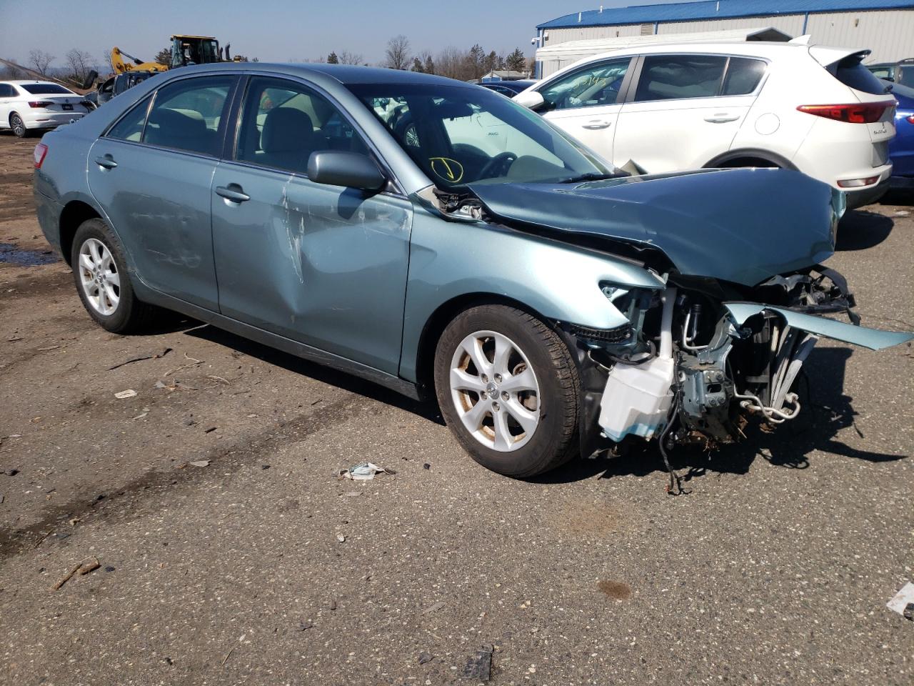 TOYOTA CAMRY BASE 2011 مع رقم تعريف المركبة 4T1BF3EK2BU631701 - صورة من المزاد