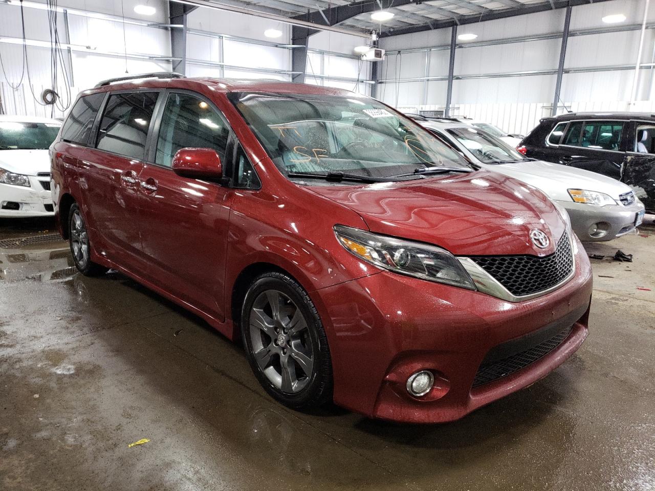 TOYOTA SIENNA SE 2016 with VIN 5TDXK3DCXGS736305 - Photo from auction