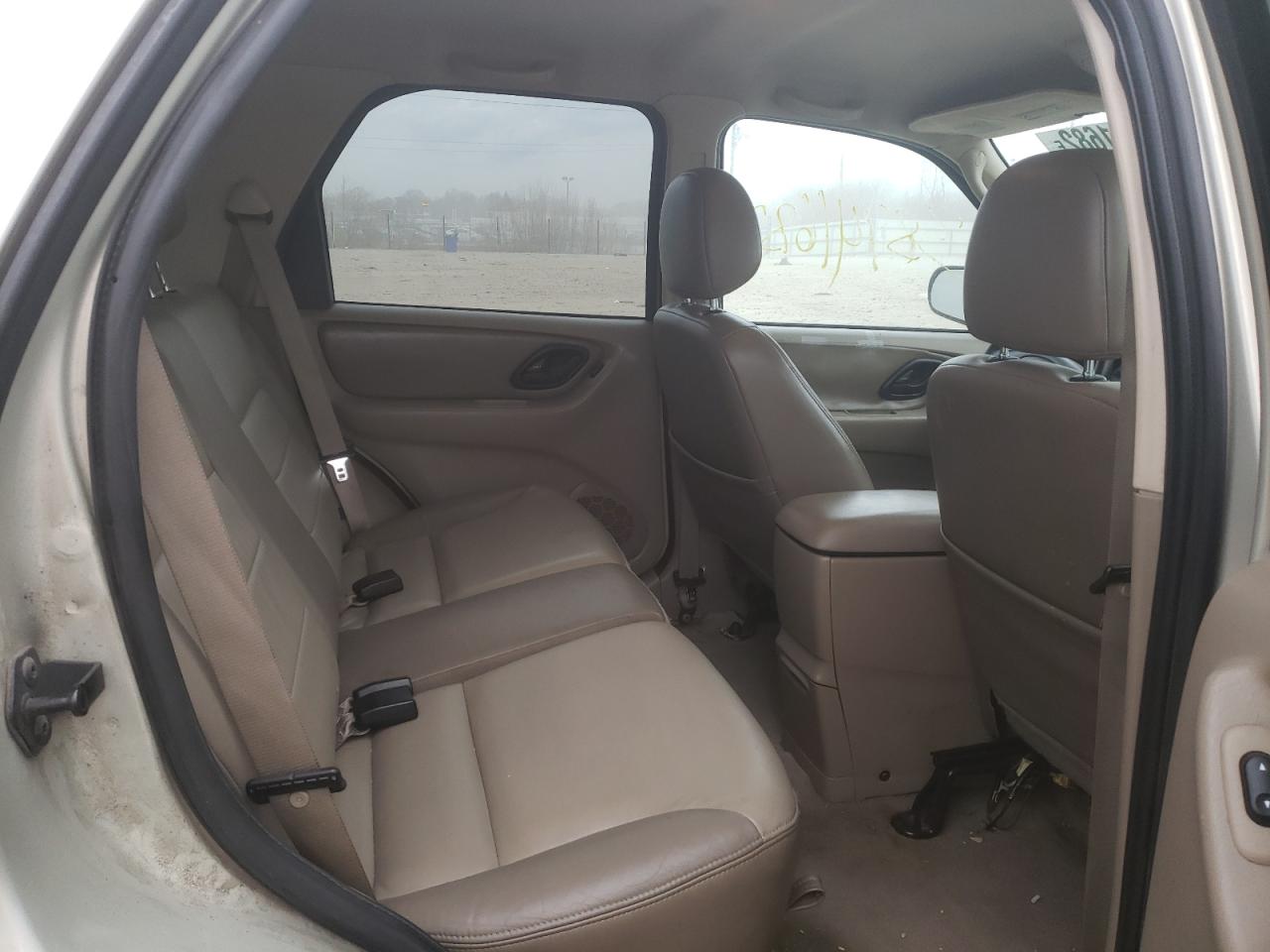Photo 6 from auction – 2004 FORD ESCAPE LIM with VIN 1FMCU94104KB51208