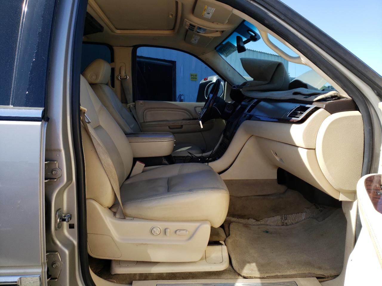 Photo 5 from auction – 2007 CADILLAC ESCALADE E with VIN 1GYFK668X7R245456