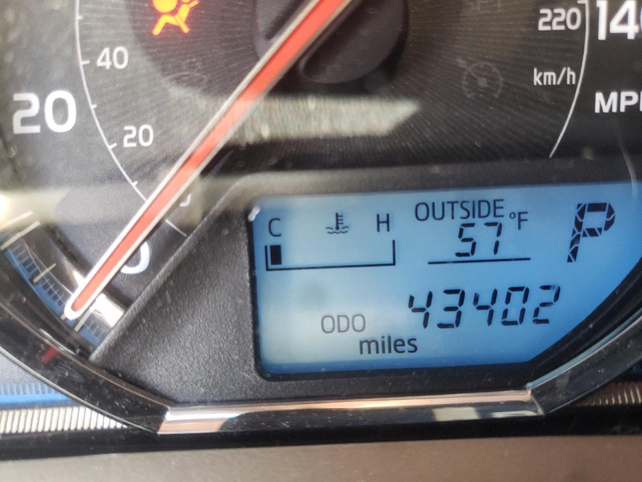 Photo 8 from auction – 2015 TOYOTA RAV4 LIMIT with VIN 2T3DFREV1FW247590
