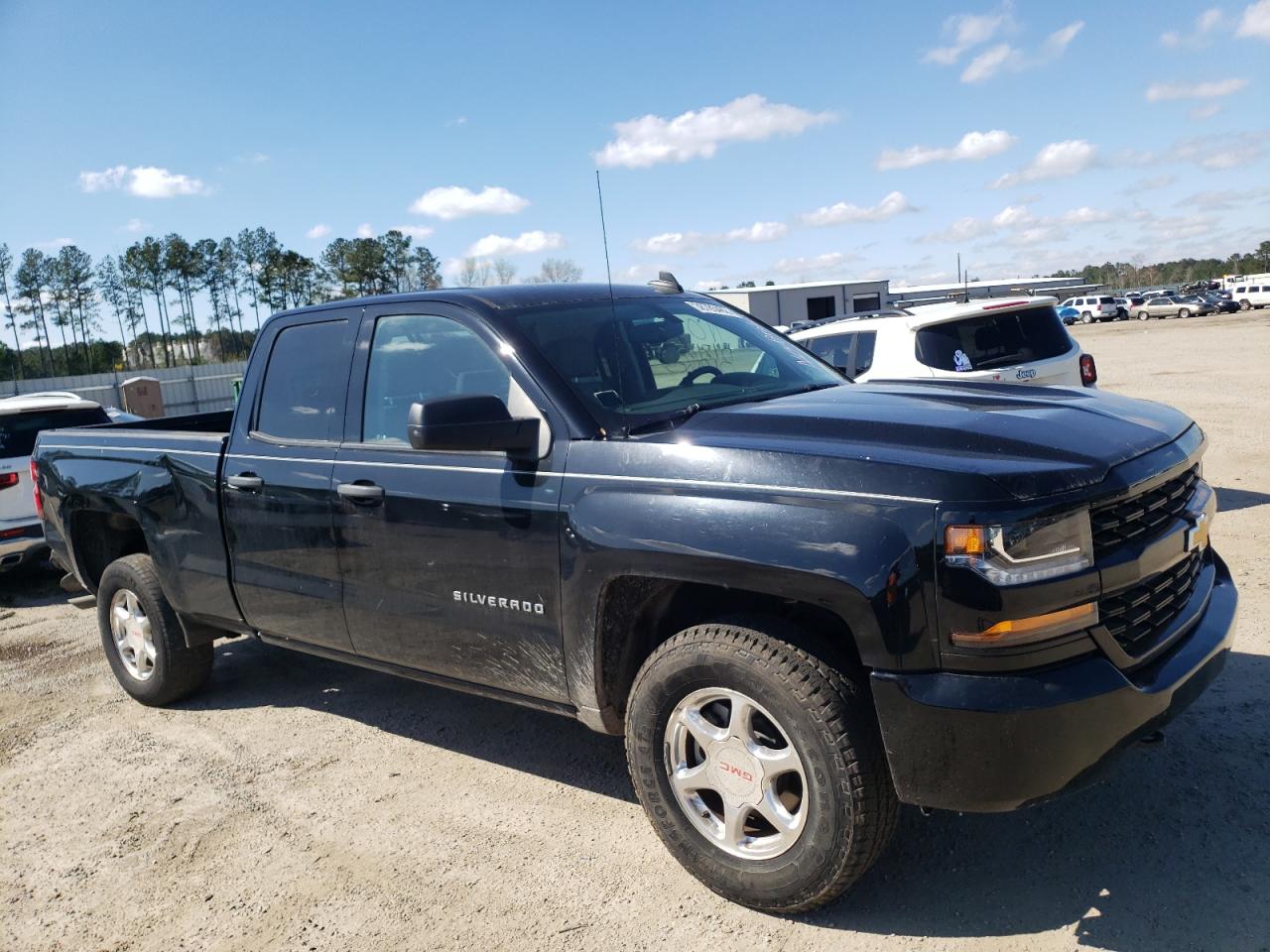 CHEVROLET SILVERADO 2019 with VIN 2GCRCMEC2K1152989 - Photo from auction