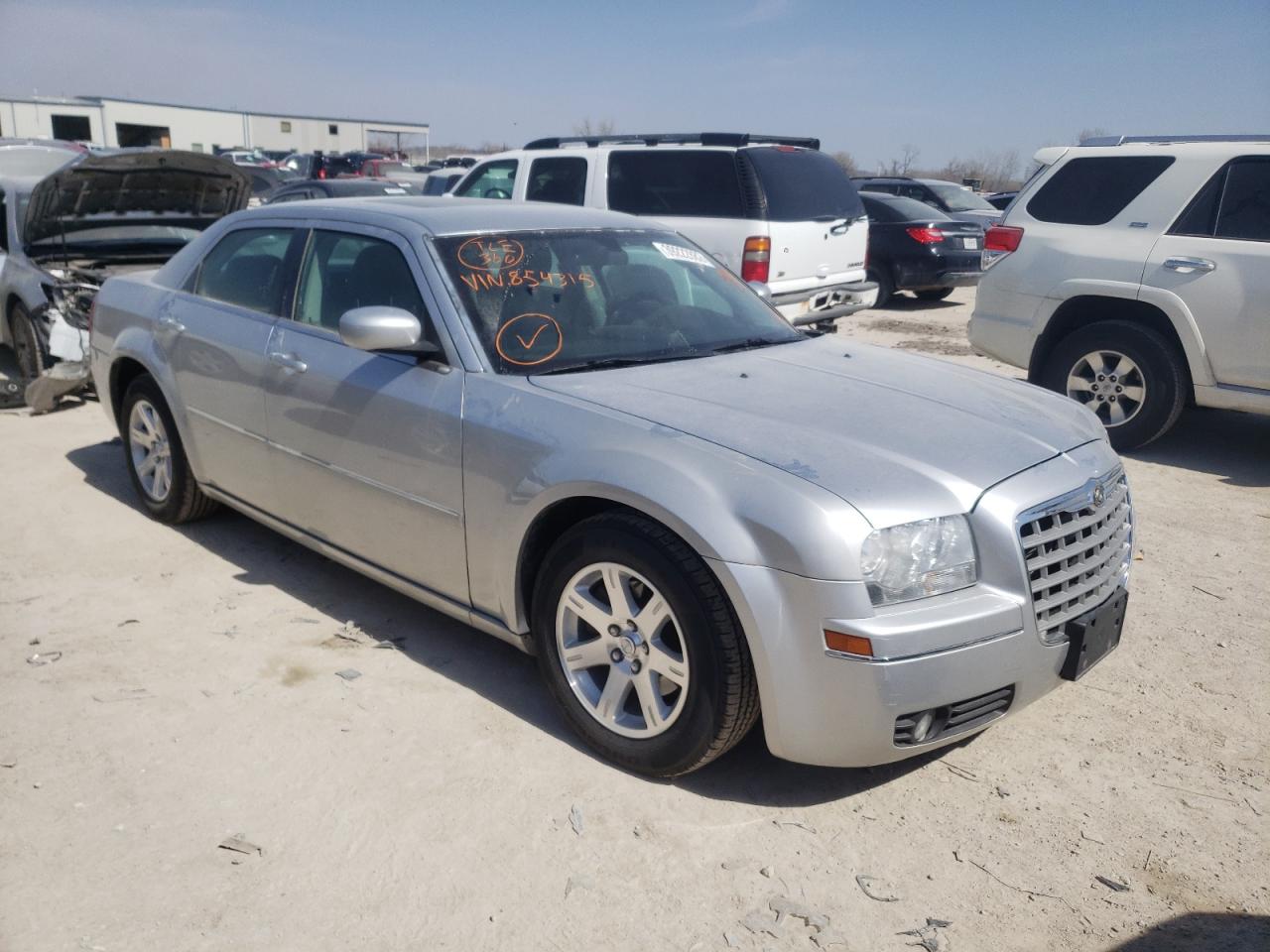 CHRYSLER 300 TOURIN 2007 with VIN 2C3KA53G07H854315 - Photo from auction