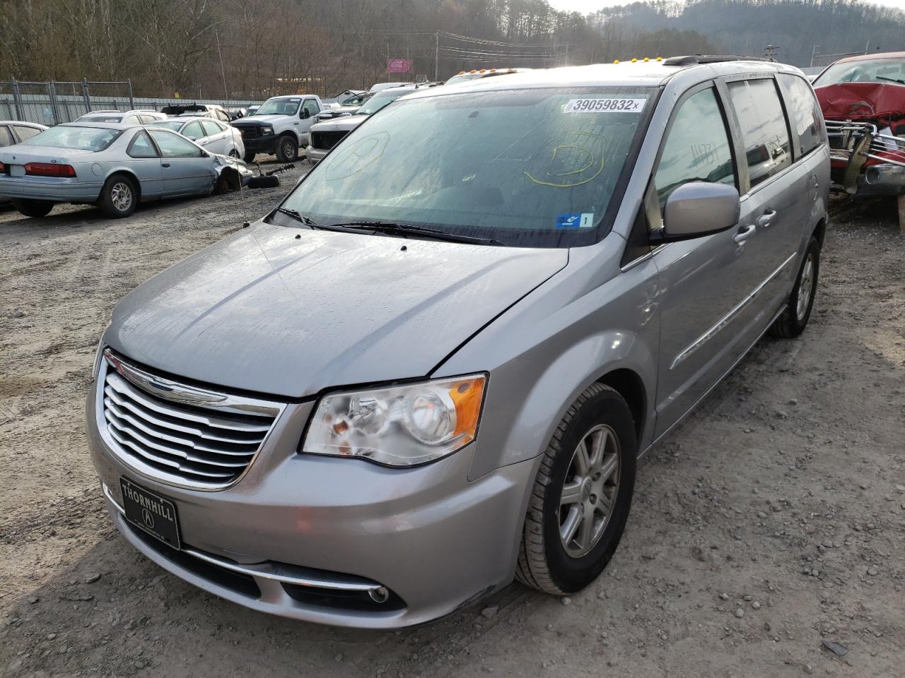 Photo 2 from auction – 2013 CHRYSLER TOWN & COU with VIN 2C4RC1BG4DR555110
