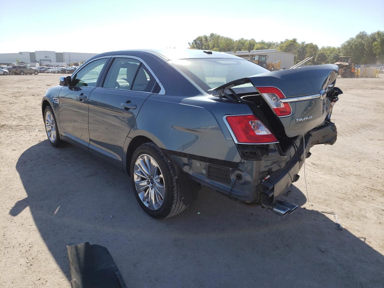 Фото 3 с аукциона – 2010 FORD TAURUS LIM с VIN 1FAHP2FW9AG115409