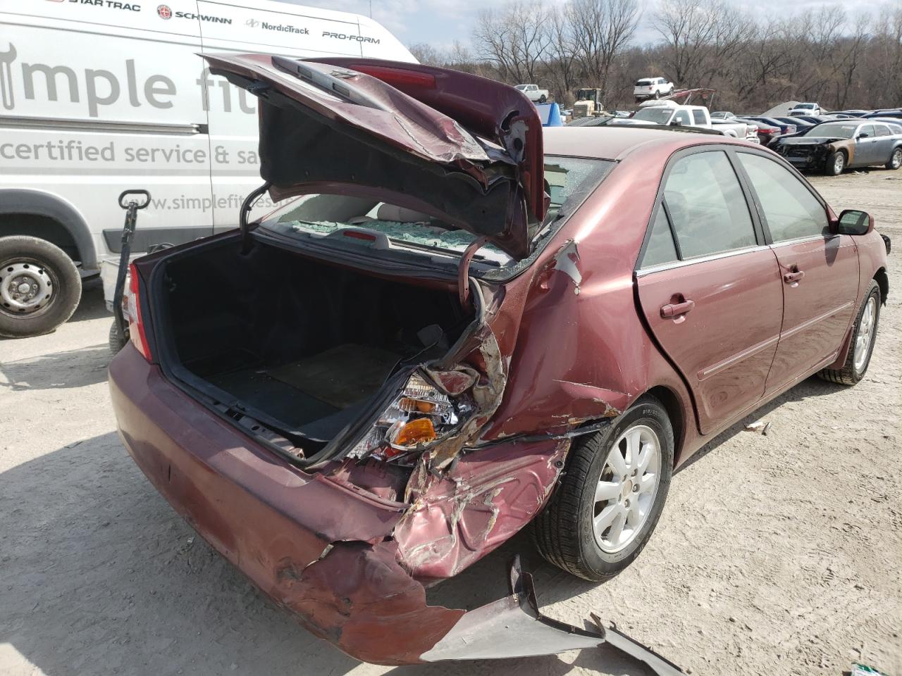 Photo 4 from auction – 2004 TOYOTA CAMRY LE with VIN 4T1BE32K14U305141