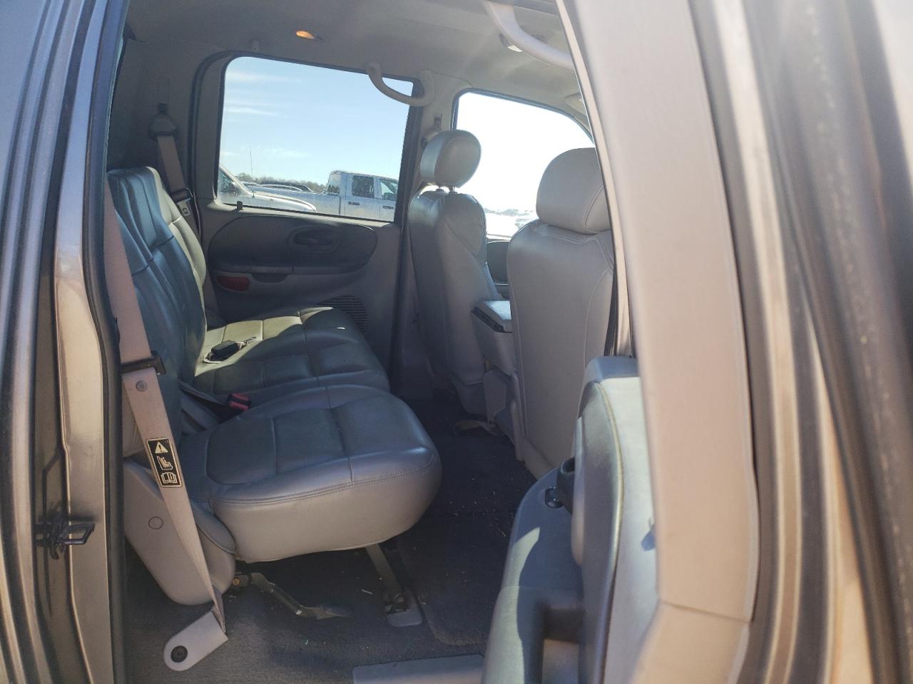 Photo 6 from auction – 2002 FORD F150 SUPER with VIN 1FTRW07L02KA29334