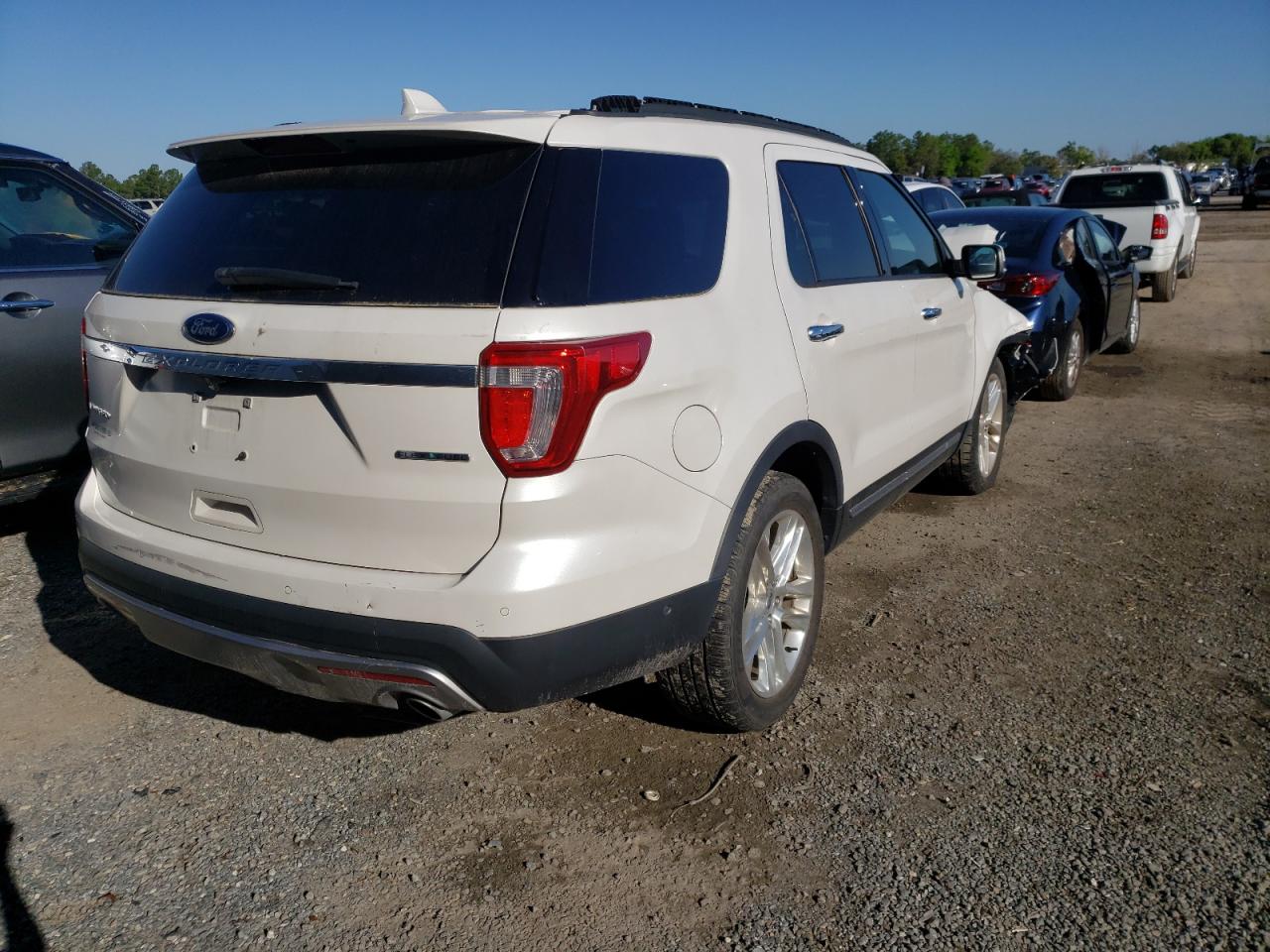Photo 4 from auction – 2016 FORD EXPLORER L with VIN 1FM5K7F8XGGA42159