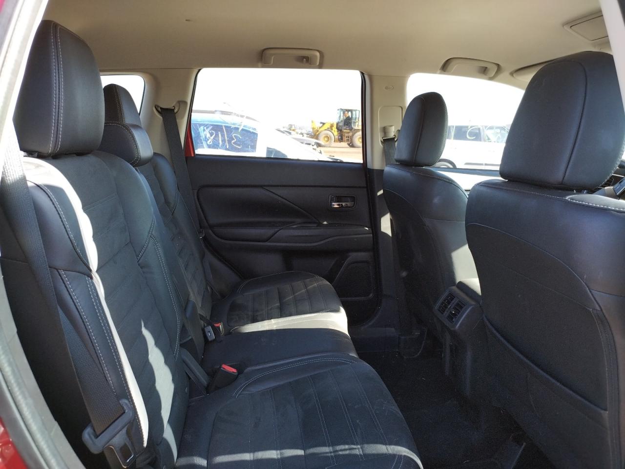 Photo 6 from auction – 2020 MITSUBISHI OUTLANDER with VIN JA4AD3A31LZ008220