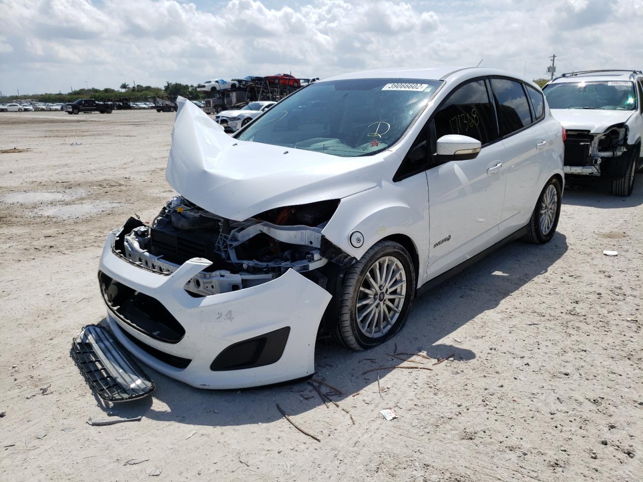 Photo 2 from auction – 2013 FORD C-MAX SE with VIN 1FADP5AU7DL555789