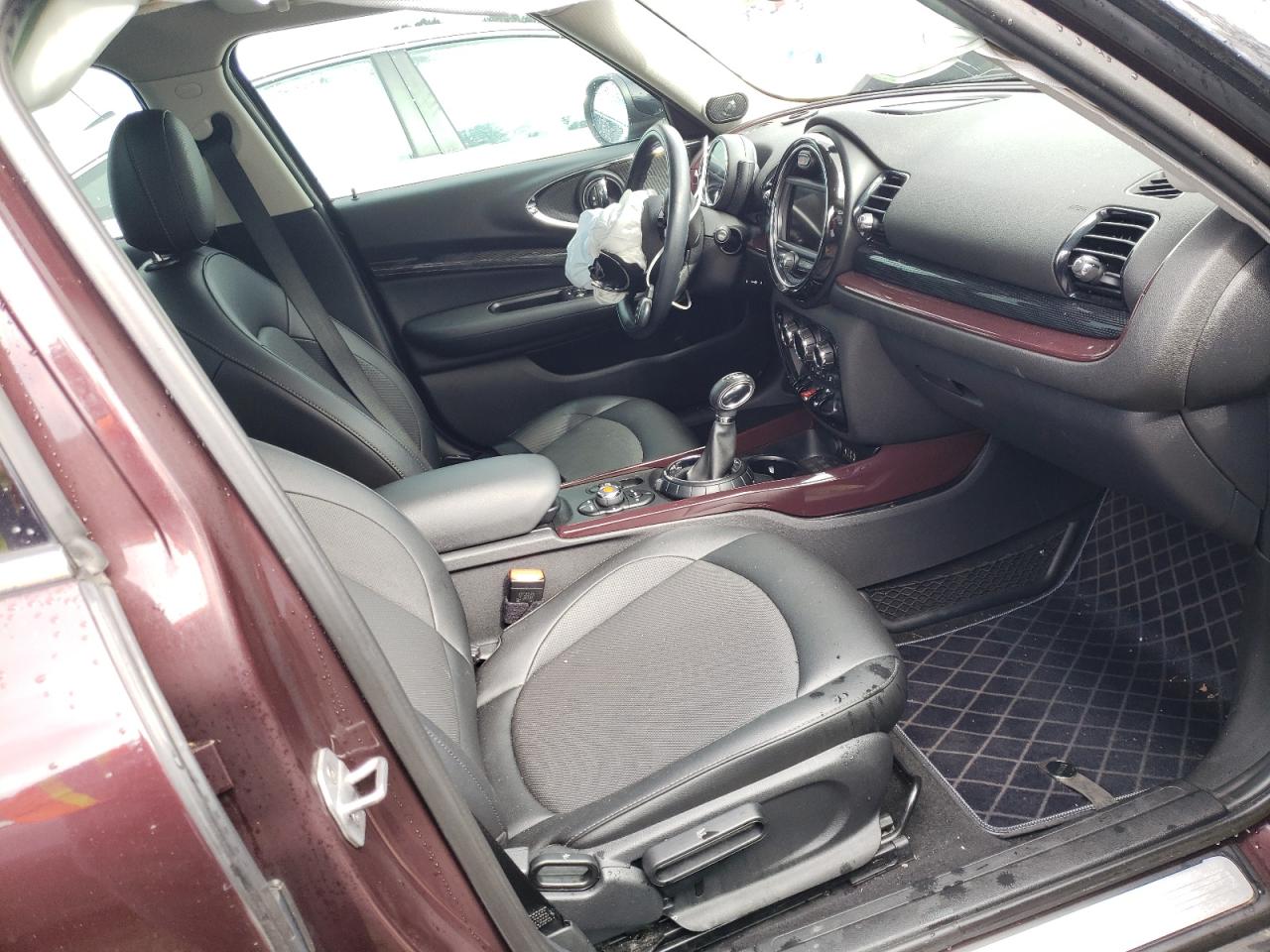 Photo 5 from auction – 2016 MINI COOPER CLU with VIN WMWLN5C52G2E30985