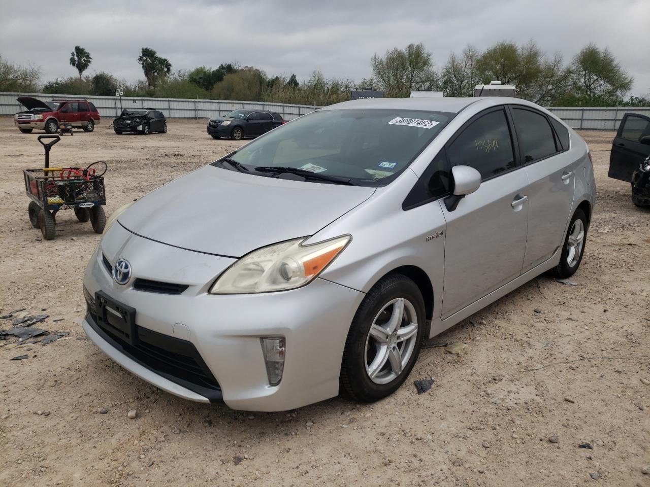 Photo 2 from auction – 2013 TOYOTA PRIUS with VIN JTDKN3DU5D5558914