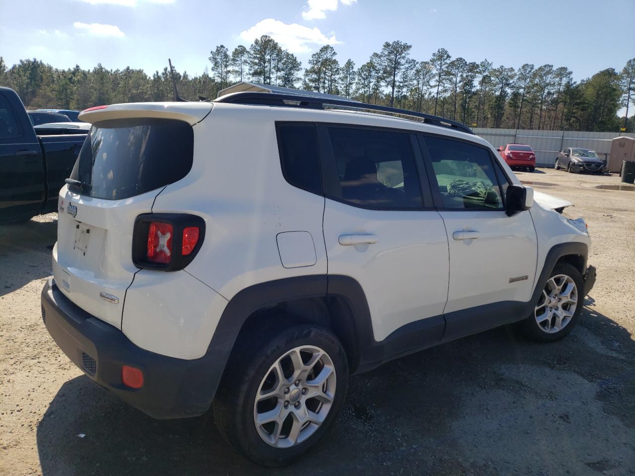 Photo 4 from auction – 2018 JEEP RENEGADE L with VIN ZACCJABB0JPJ30139