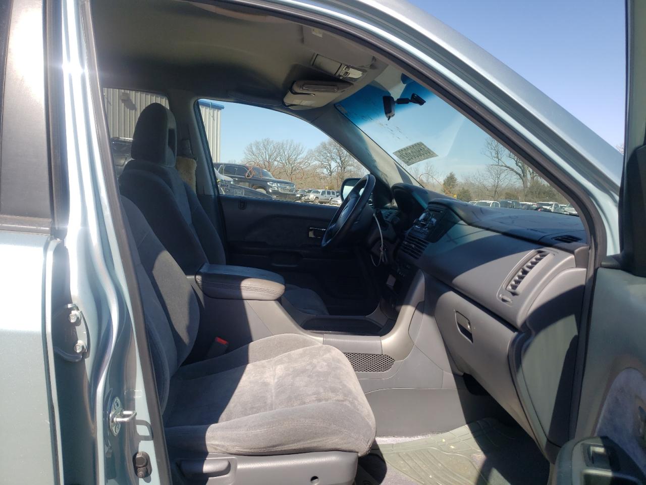Photo 5 from auction – 2003 HONDA PILOT EX with VIN 2HKYF184X3H578970