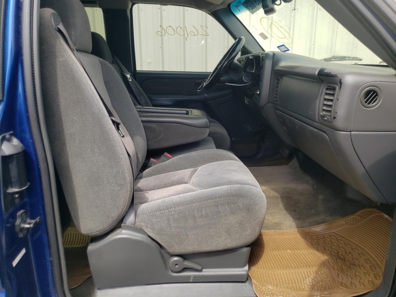 Photo 5 from auction – 2003 CHEVROLET SILVERADO with VIN 1GCEK19T33E336865