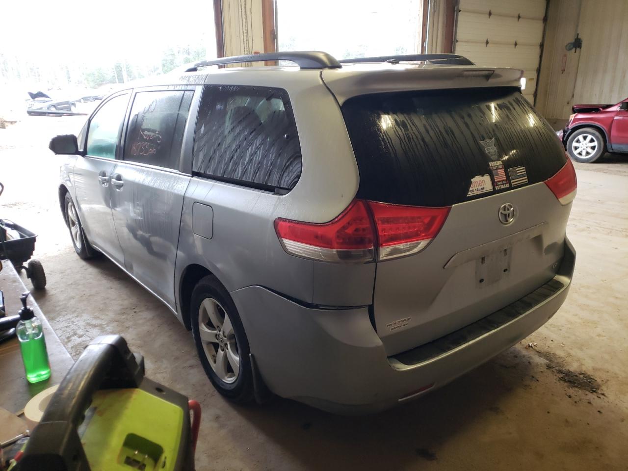 Photo 3 from auction – 2014 TOYOTA SIENNA LE with VIN 5TDKK3DC6ES515808