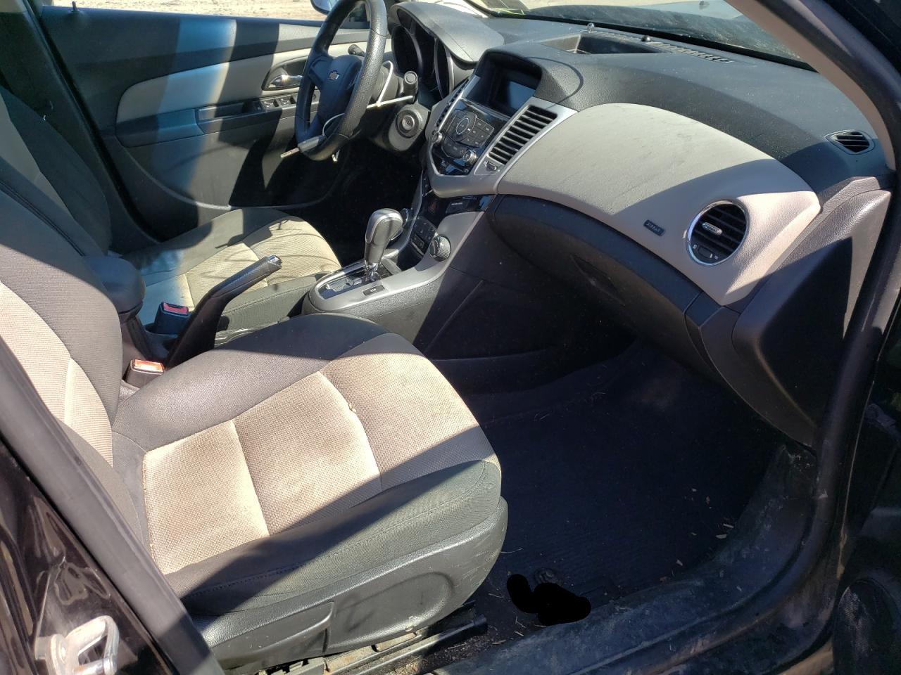 Photo 5 from auction – 2012 CHEVROLET CRUZE with VIN 1G1PC5SH4C7220980
