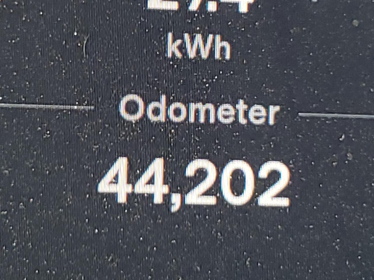 Photo 8 from auction – 2018 TESLA MODEL S with VIN 5YJSA1E24JF241472