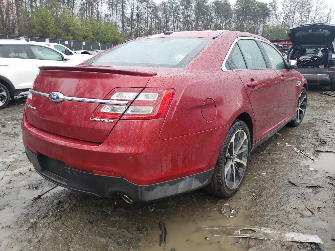 Photo 4 from auction – 2015 FORD TAURUS LIM with VIN 1FAHP2J86FG118185