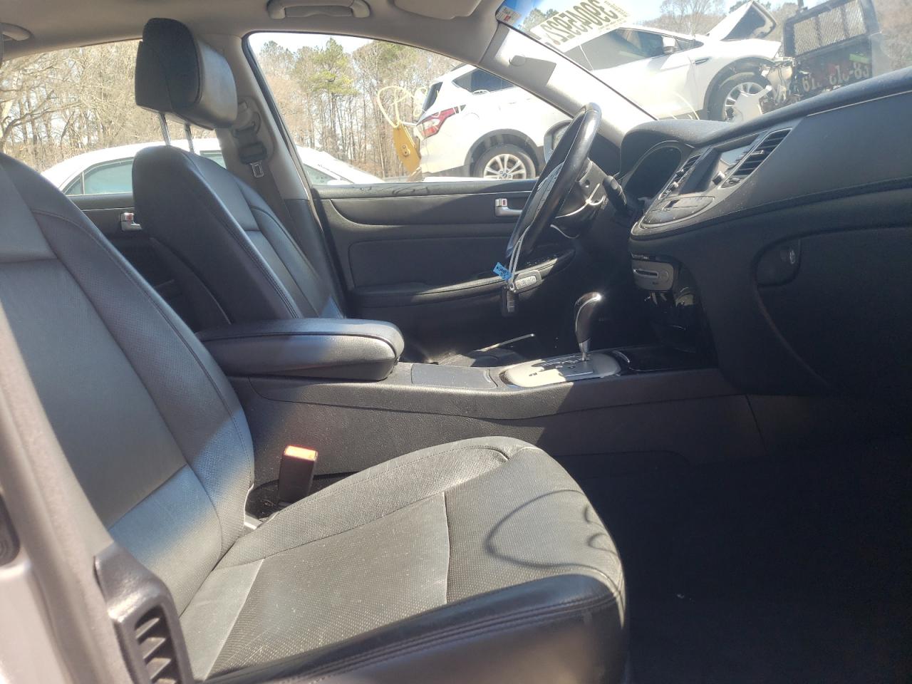 Photo 5 from auction – 2012 HYUNDAI GENESIS 3. with VIN KMHGC4DD9CU158808