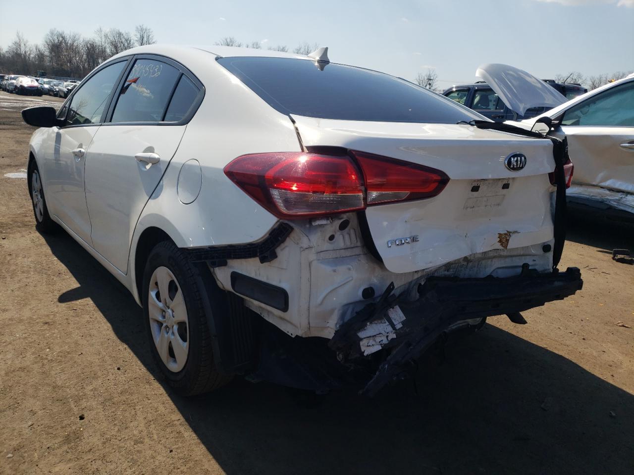 Photo 3 from auction – 2018 KIA FORTE LX with VIN 3KPFK4A71JE169637
