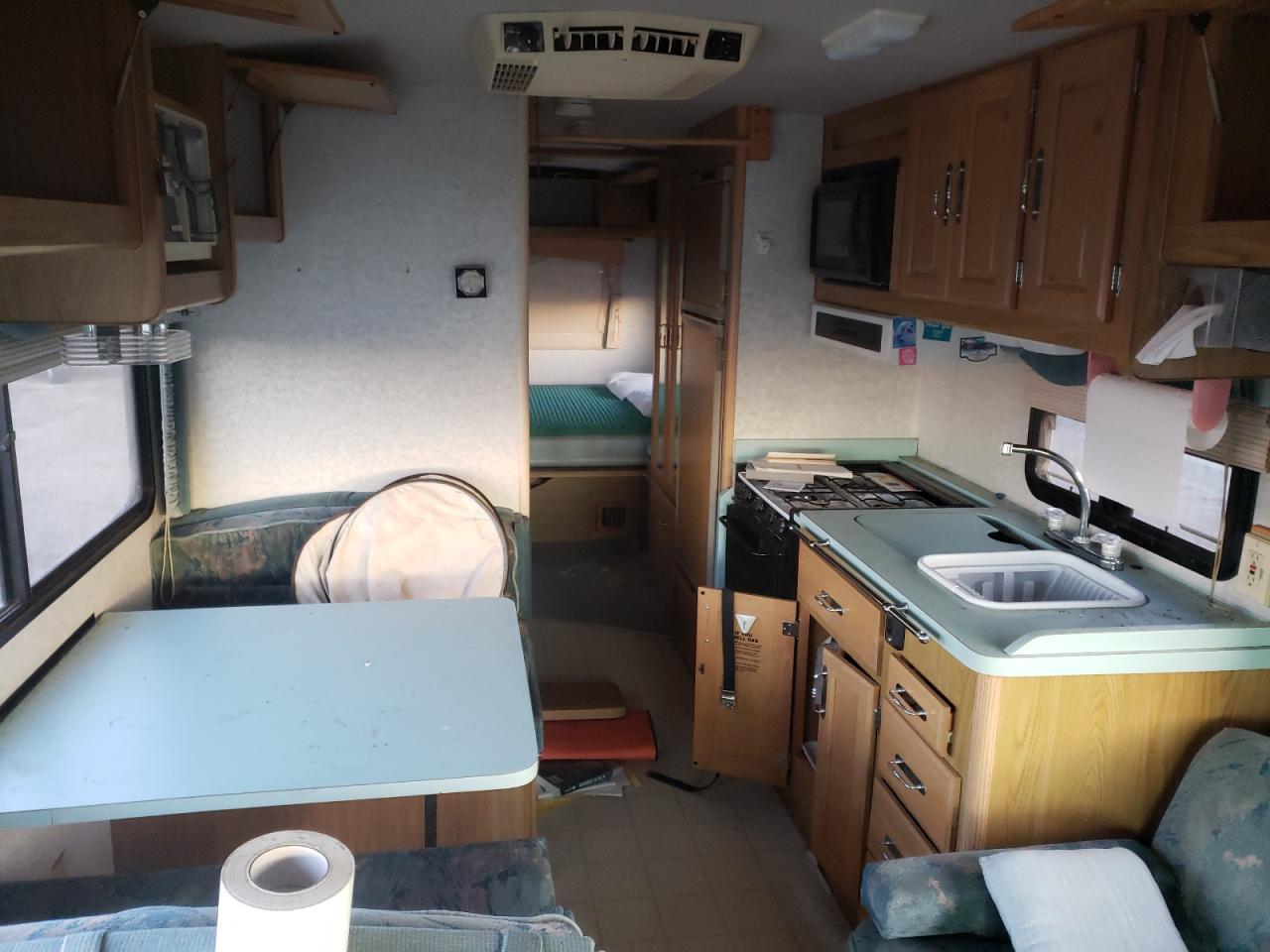 Photo 6 from auction – 1994 FORD SOUTHWIND with VIN 3FCMF53G4RJB01219