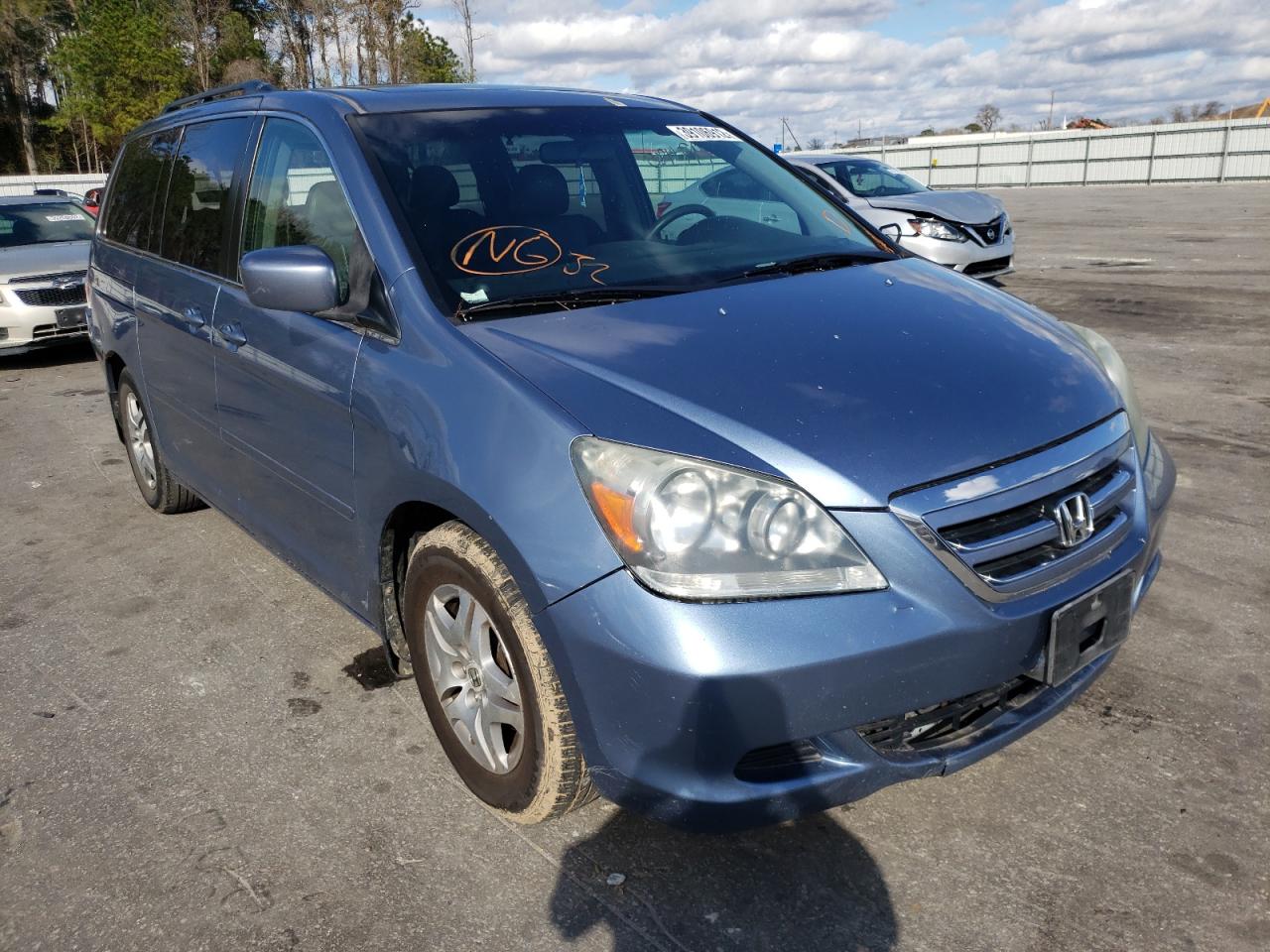 HONDA ODYSSEY EX 2005 with VIN 5FNRL38685B082917 - Photo from auction