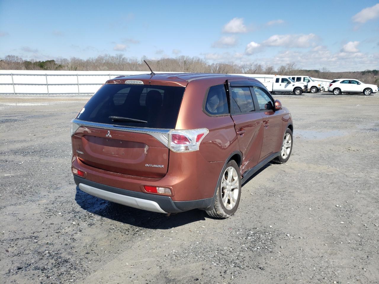 صورة رقم 4 من المزاد - 2015 MITSUBISHI OUTLANDER مع VIN JA4AD3A35FZ007267