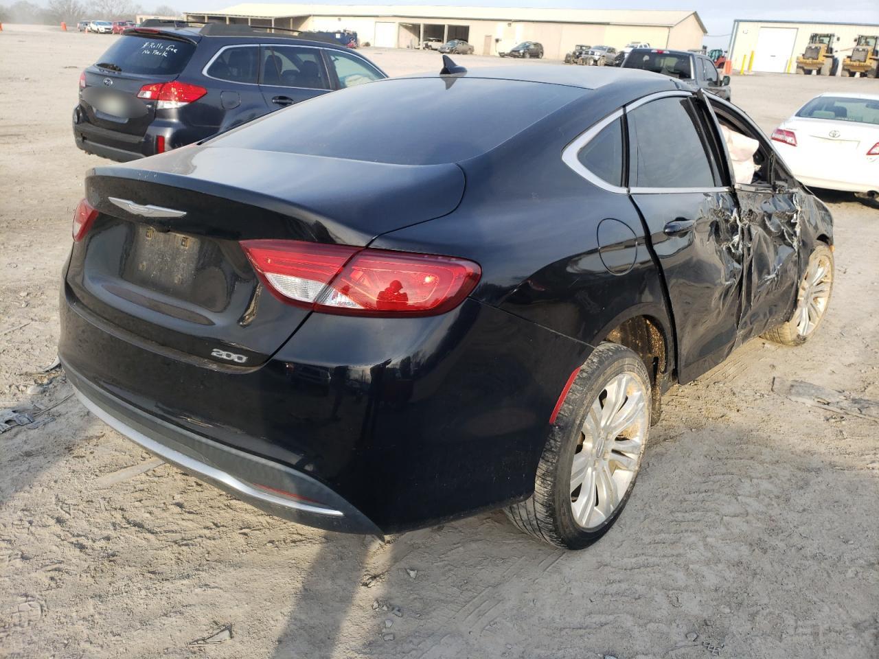 Photo 4 from auction – 2015 CHRYSLER 200 LIMITE with VIN 1C3CCCAB4FN676800