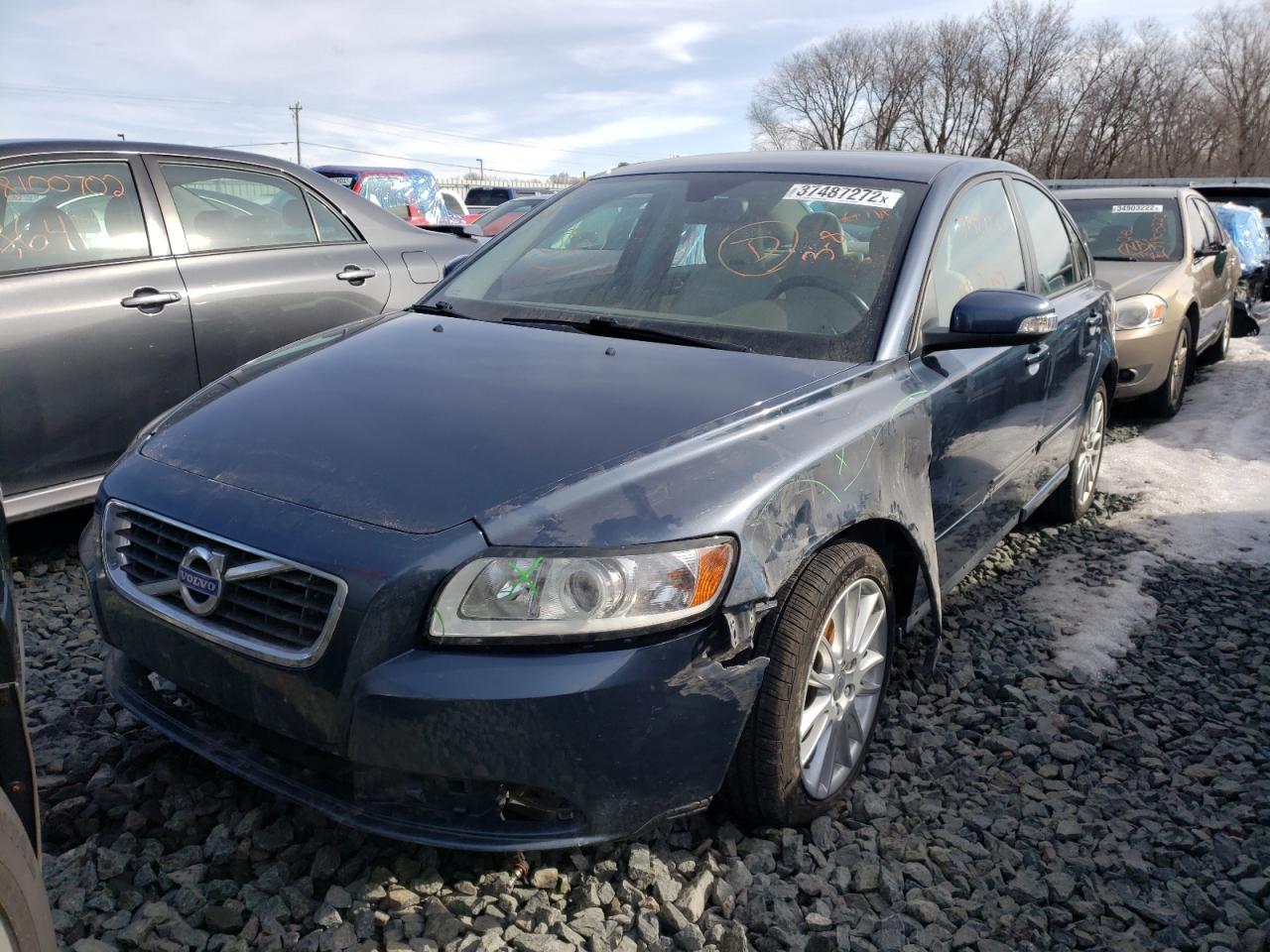 Photo 2 from auction – 2011 VOLVO S40 T5 with VIN YV1672MSXB2539336