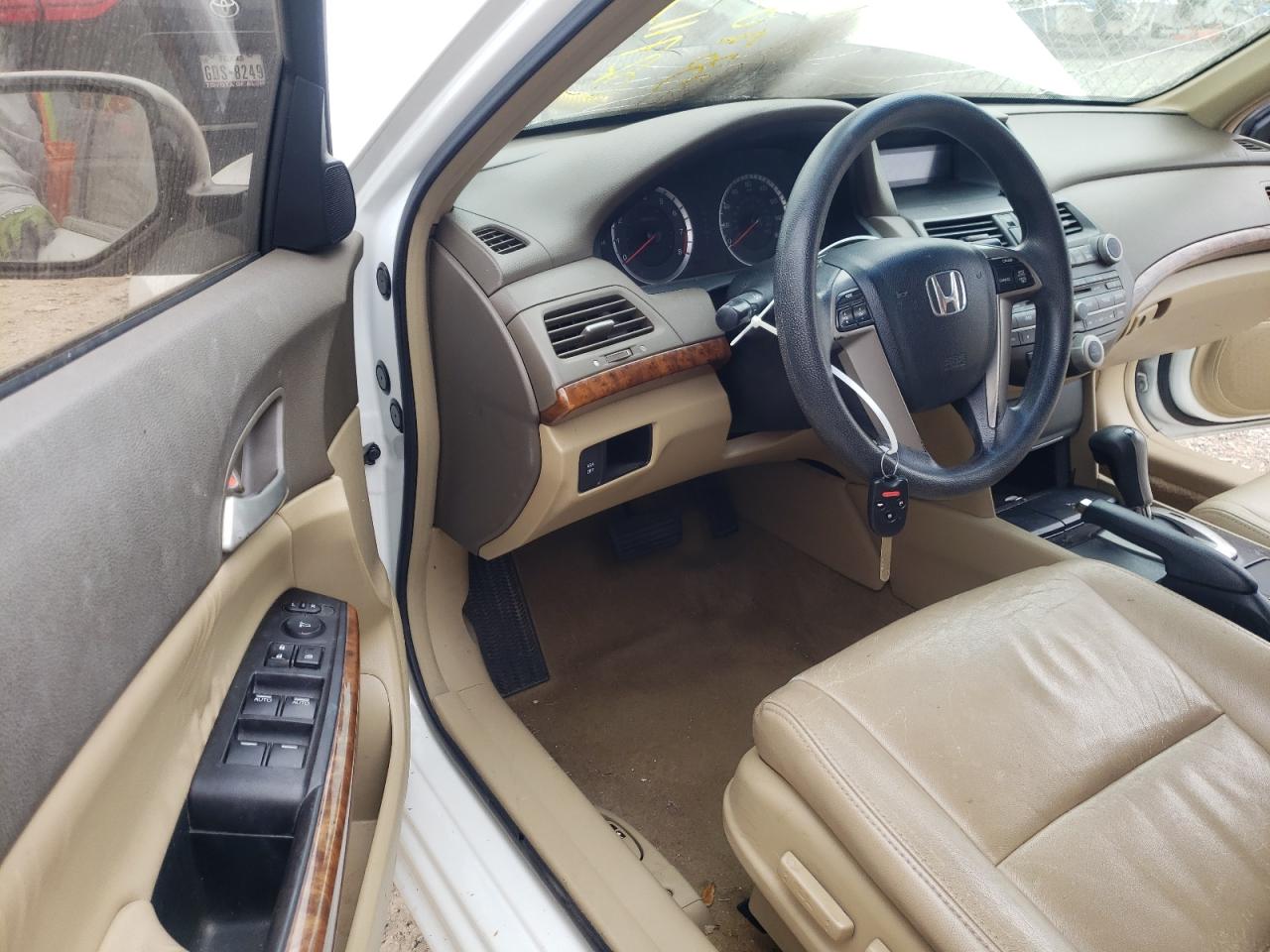 Photo 9 from auction – 2008 HONDA ACCORD EX with VIN JHMCP26718C027113