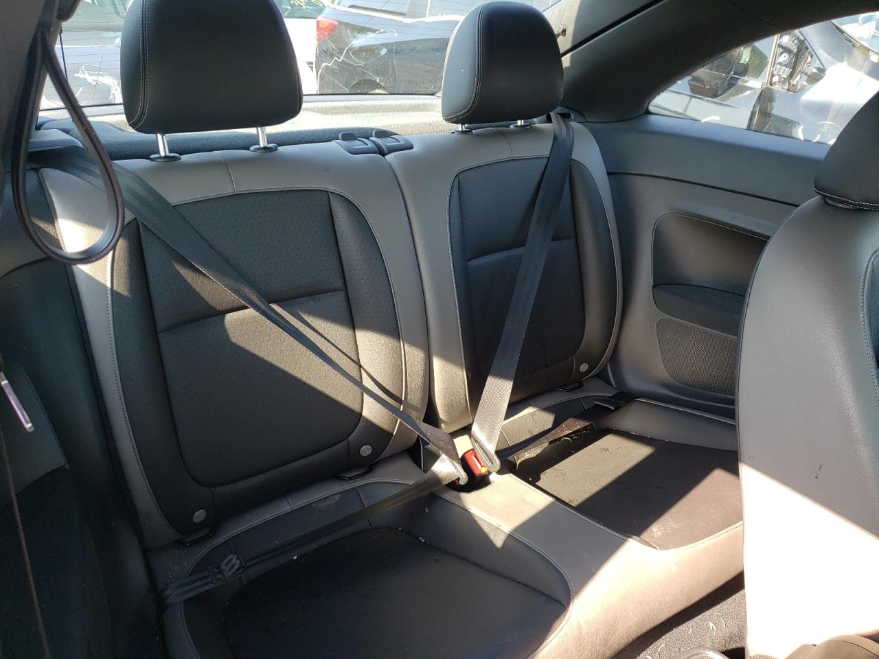 Photo 6 from auction – 2015 VOLKSWAGEN BEETLE 1.8 with VIN 3VWF17AT3FM656530