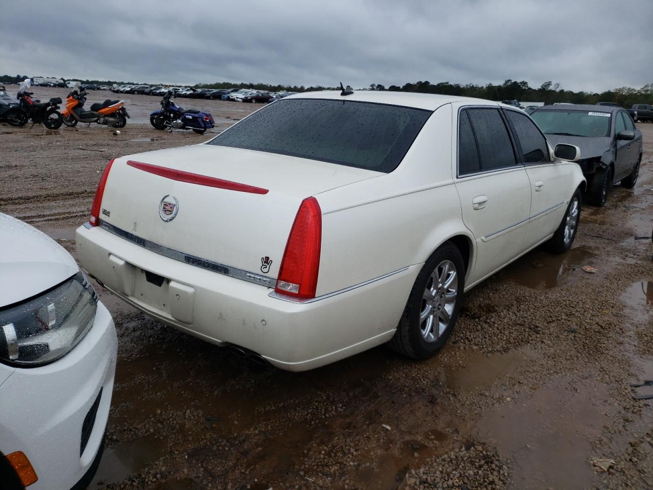 Photo 4 from auction – 2008 CADILLAC DTS with VIN 1G6KD57Y98U181368
