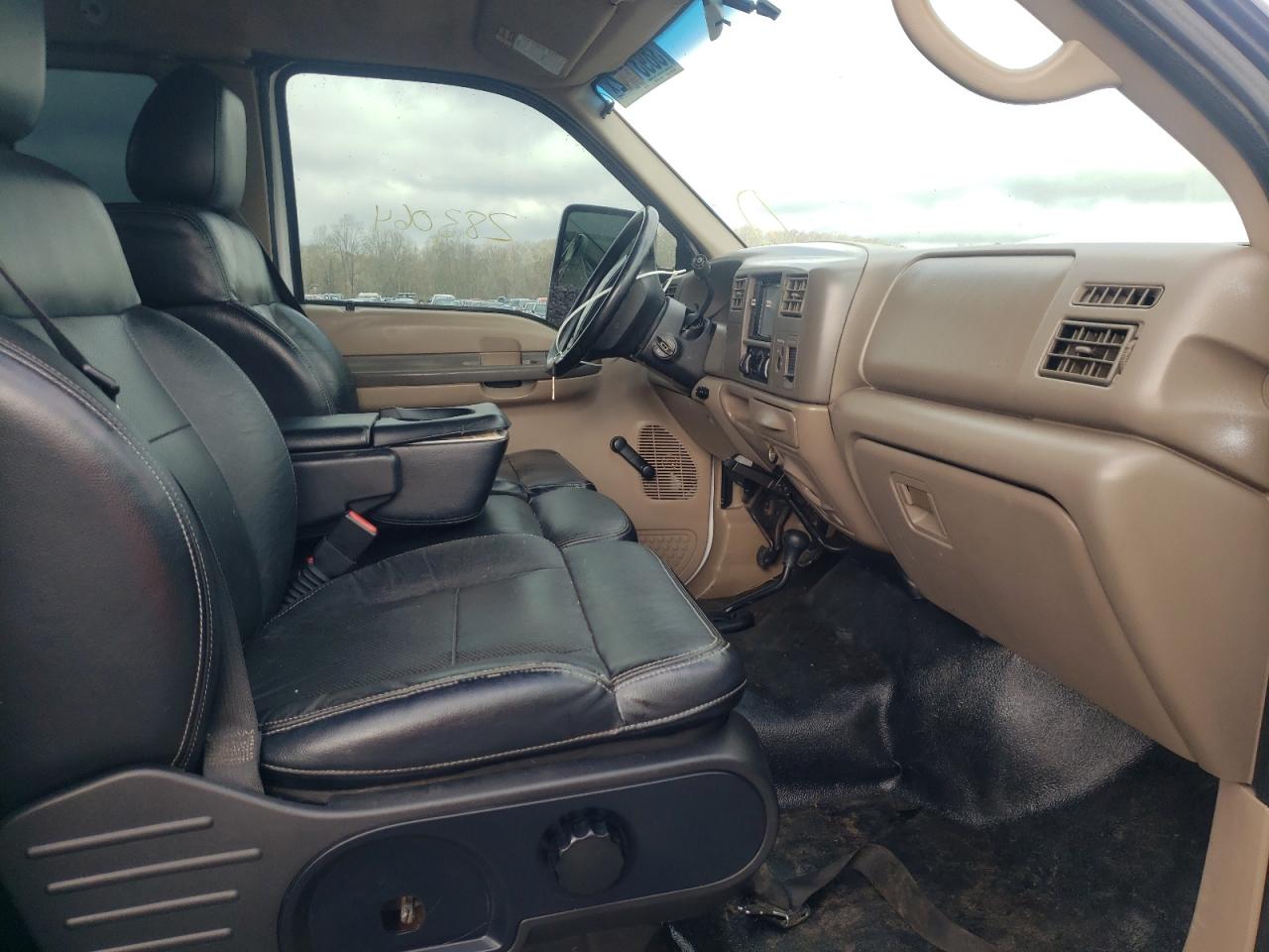 Photo 5 from auction – 2001 FORD F250 4X4 with VIN 1FTNX21F41EA52221
