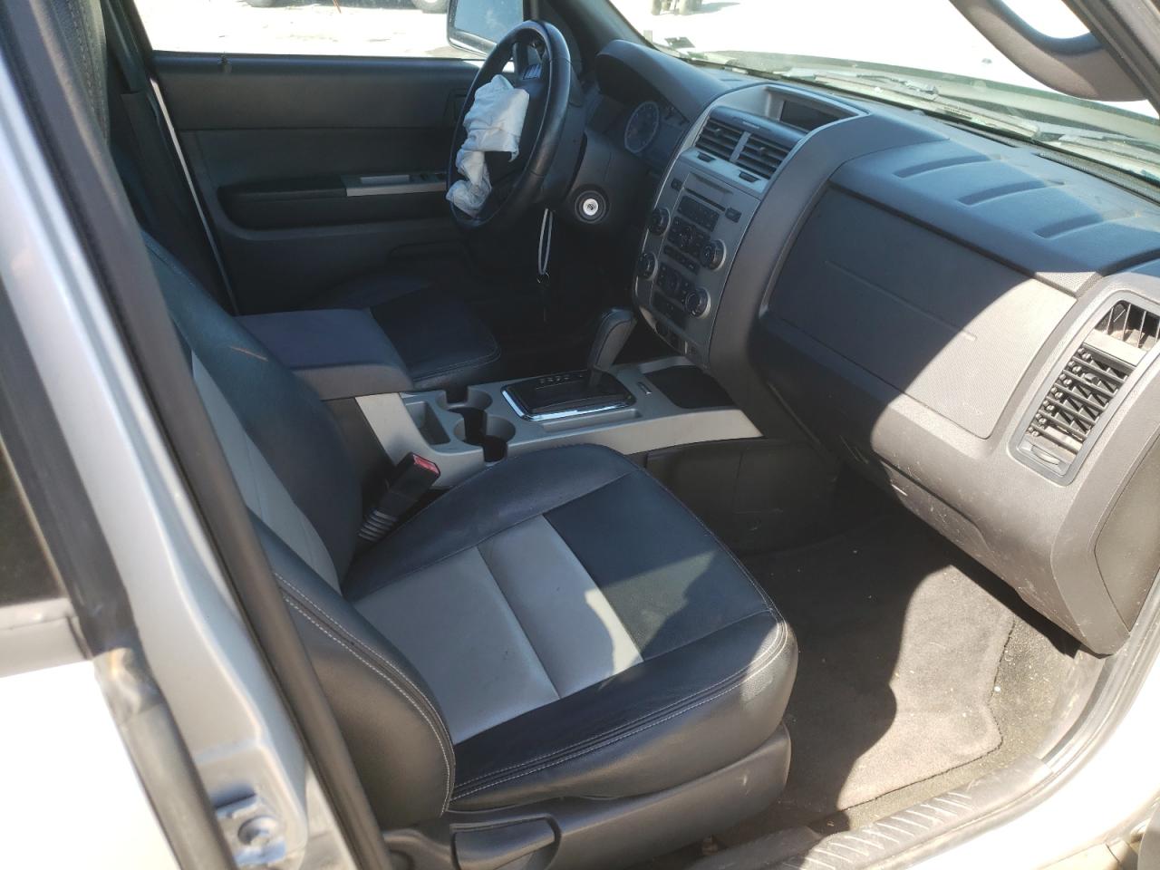 Photo 5 from auction – 2011 FORD ESCAPE XLT with VIN 1FMCU0D72BKA33223